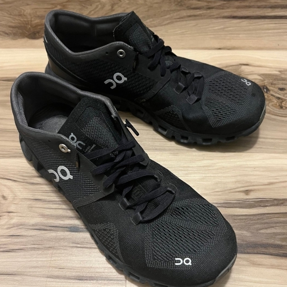 On Running Black Athletic Shoes with Breathable mesh. Gently used condition.